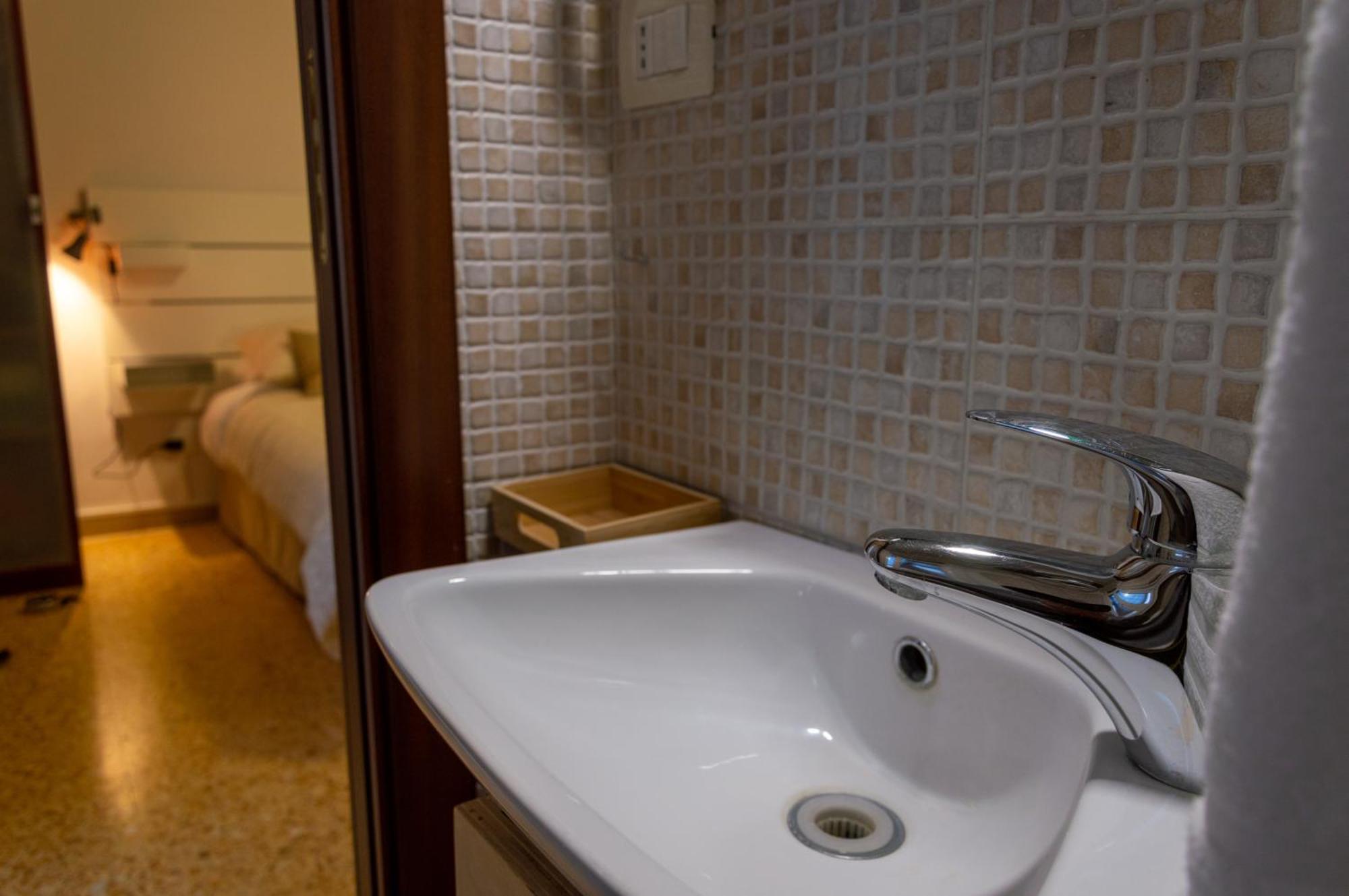 Testaccio Xix-Xxv Bed And Breakfast Roma Ngoại thất bức ảnh