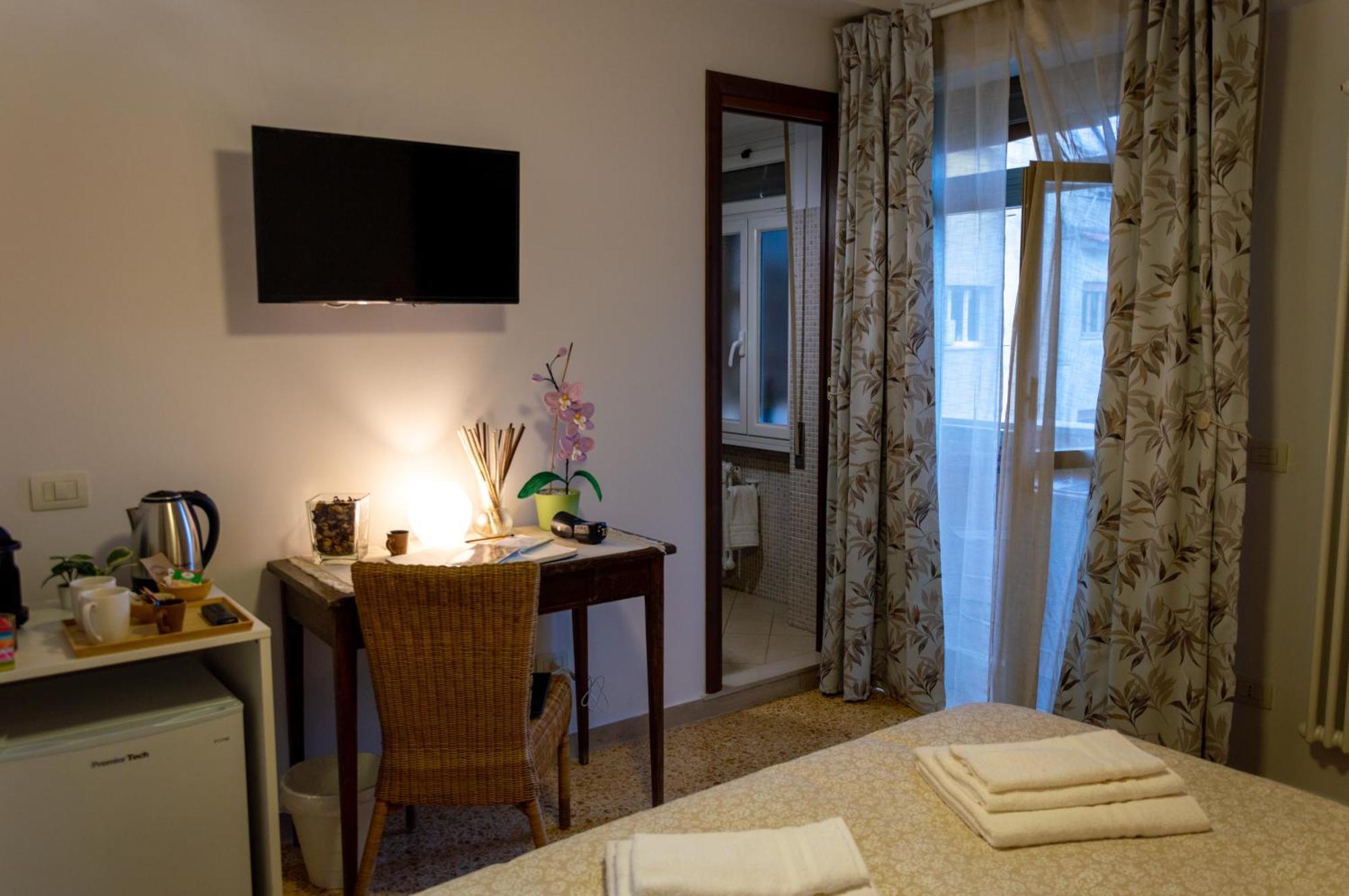 Testaccio Xix-Xxv Bed And Breakfast Roma Ngoại thất bức ảnh